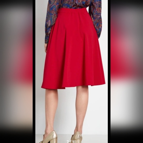 SOLD! Modcloth Red Midiskirt - Picture 3 of 6